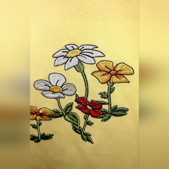 Winnie the Pooh Embroidered T‑Shirt, Light Yellow – Disney Licensed – Size XL - Picture 3 of 5